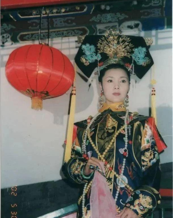 还珠格格演皇后丈夫曾为她一夜白头