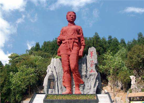 了姑母家,暂时抚养,其实就等同于是过继,然后刘子英就改名成了焦子英