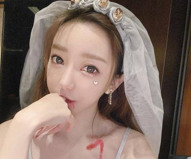 恭喜陈冠希前女友迎来新恋情变身网红锥子脸成功抢镜