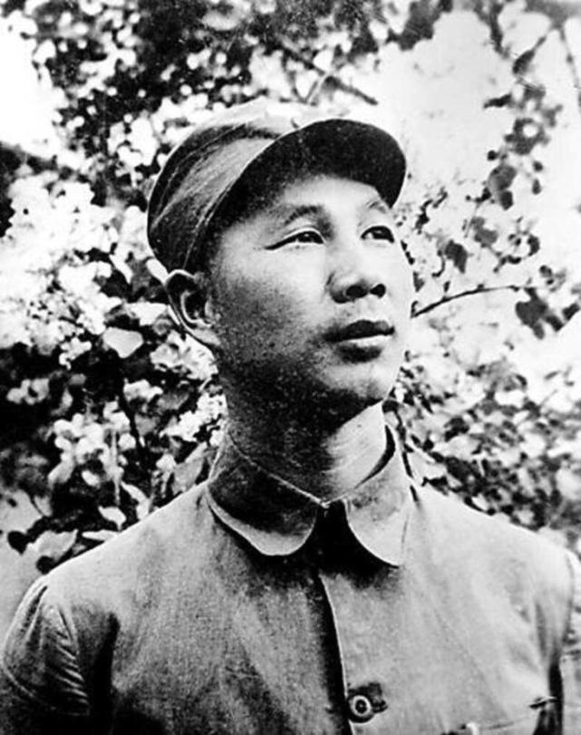 但是这个营也懒得动,又派出一个先头连快进,而这个连长饶杰也如法炮制