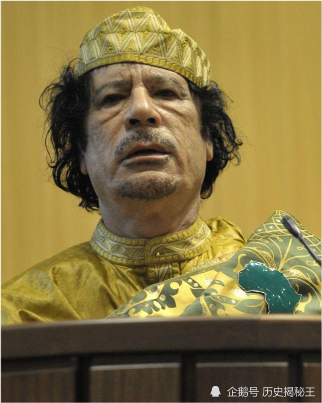 卡扎菲到底有多霸道乔装打扮看病怒斥医生草菅人命驱逐出国