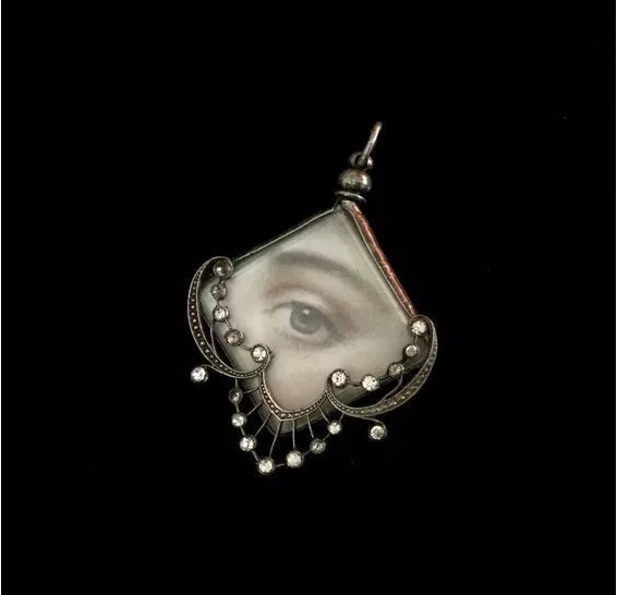 世上珠宝千千万万,最珍贵的唯有情人之眼