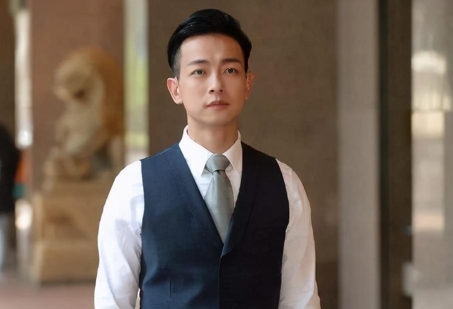 前有张嘉译,后有杨怡,已经足够出名,所以改名字也