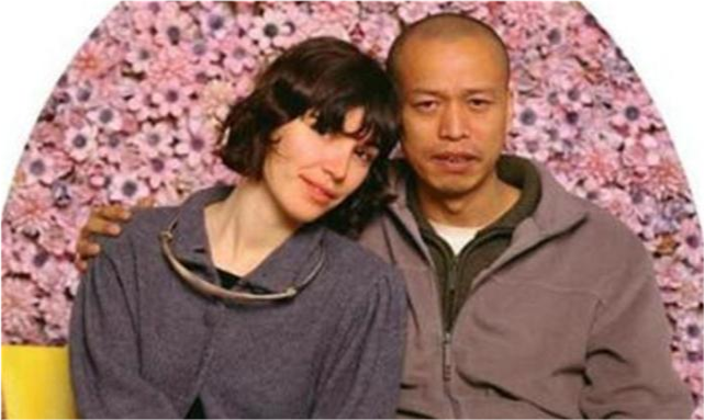 艺术家何云昌用自己的肋骨做成项链送给心爱的5个女人