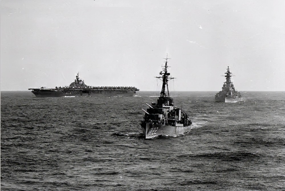 1950年朝鲜战争爆发,美军第七舰队进入台湾海峡