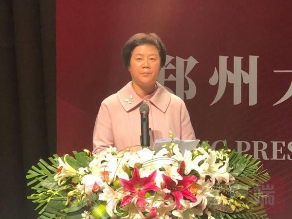 "郑州市文化广电和局长李芳介绍说,郑州大剧院的建成启用,既体现了"以