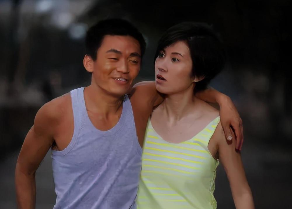 《以父之名》电视剧的播出,再度曝光王宝强的新身份,王宝强担任该剧的