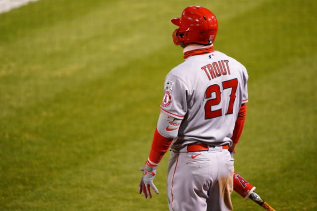 外场手:迈克-特劳特(mike trout)所属球队:洛杉矶天使我们又双叒叕在