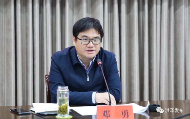 区委常委沈启涛主持.