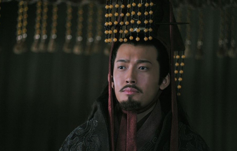 265年,孙皓逼杀朱太后,将孙休的四个儿子遣送并追杀,孙休是上一位吴主