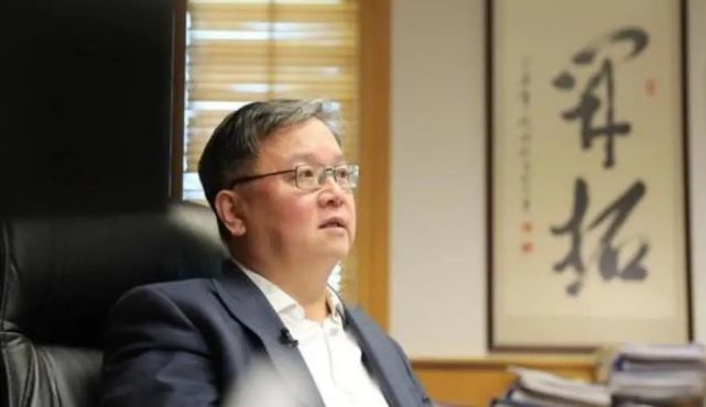 在 2020 上海静安国际大数据论坛上,郭毅可院士从机器伦理出发,提出