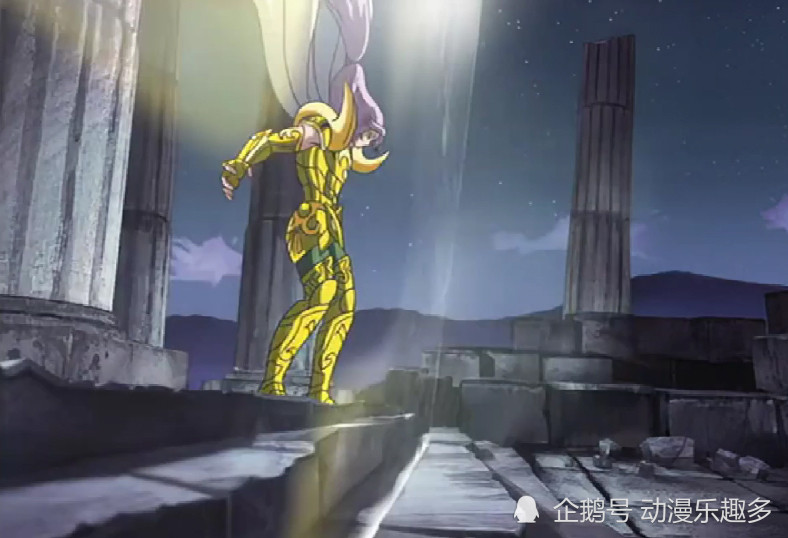 光凭四位穿着一打就裂的青铜圣衣,不管如何攻击都是打不破穆的水晶墙