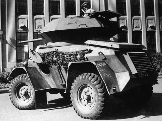 犀牛重型装甲车,二战澳大利亚设计,名字和战力很匹配