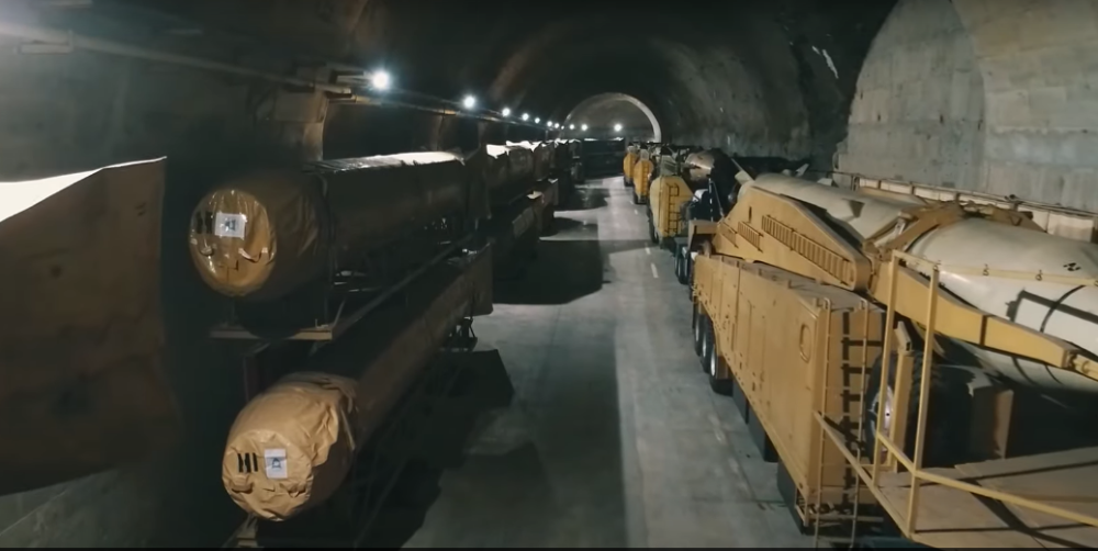 官媒曝光导弹洞库阵地,这一亮点令人意外,美:快撤出海峡军舰