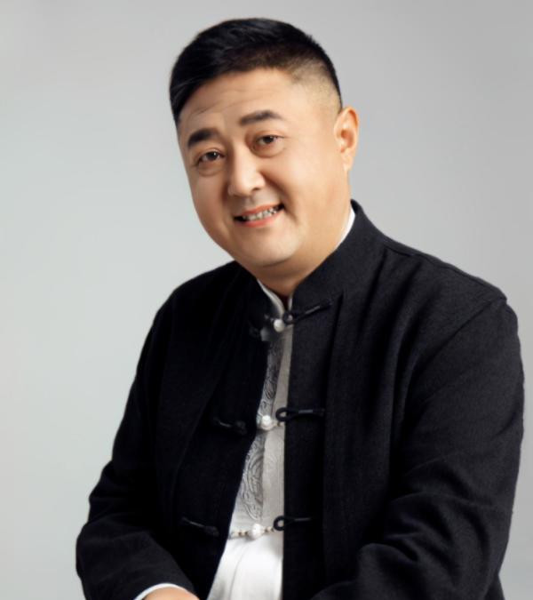 于月仙与刘流同游陶瓷展被曝光不怕老公吃醋多亏姐夫赵本山