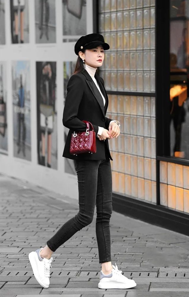 街拍美女西装还可以这样穿