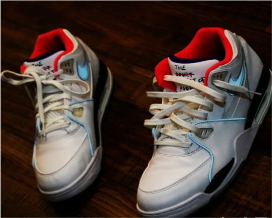 airfligh98白镭射夜光airflight98白镭射真假怎么看