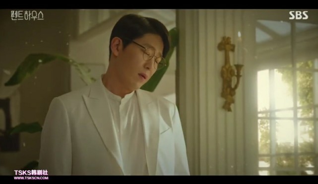 周丹泰偷换了秀莲的亲生女儿,不知道从哪里来的一对