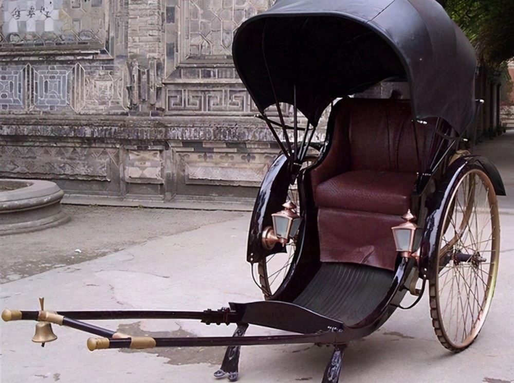 黄包车中国最早的出租车纯人力驱动百公里油耗半袋大米