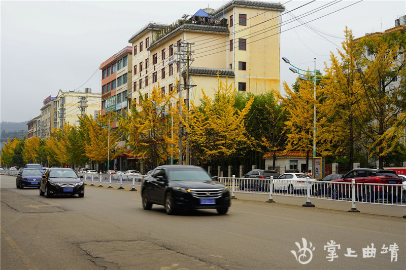 秋景迷人的富源县城|钱德华 黄志 摄_腾讯新闻