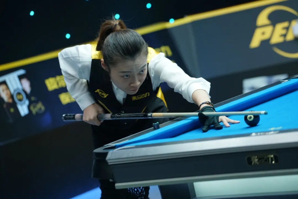 lcba台球,刘淼昨晚比赛,刘淼手气爆棚一路点石成金,219:88领先刘夏芝.