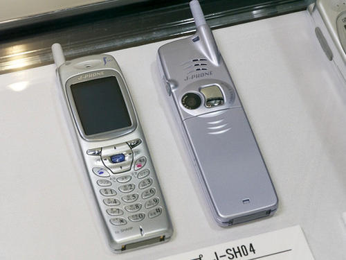 国产手机配件重大突破，欧菲光推出首款超薄潜望式连续变焦模组 潮商资讯 图2张