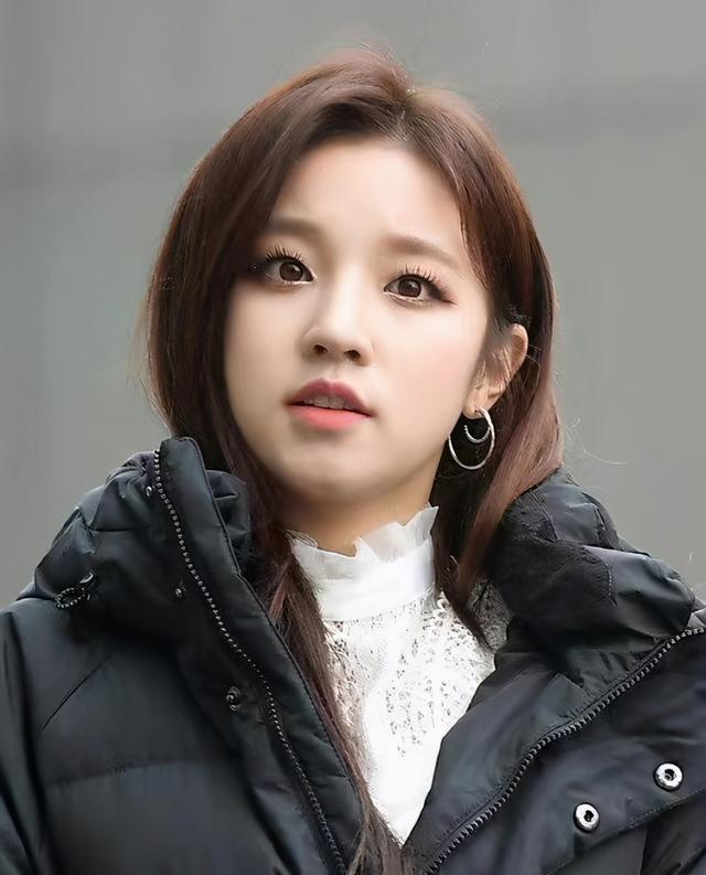 gidle新闻图曝光成员穿羽绒服显轻盈她却胖得像发面馒头