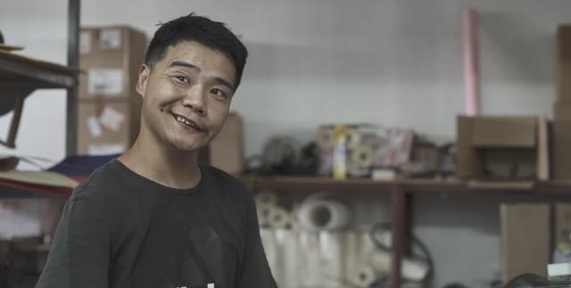 中国版阿甘脑瘫厂长带50多名残疾人脱贫致富曾被侮辱不如狗