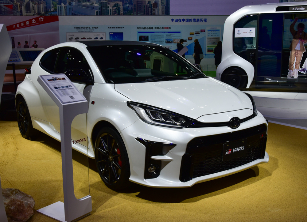 丰田小钢炮来中国了双门双排气三缸机踩出261马力带四驱