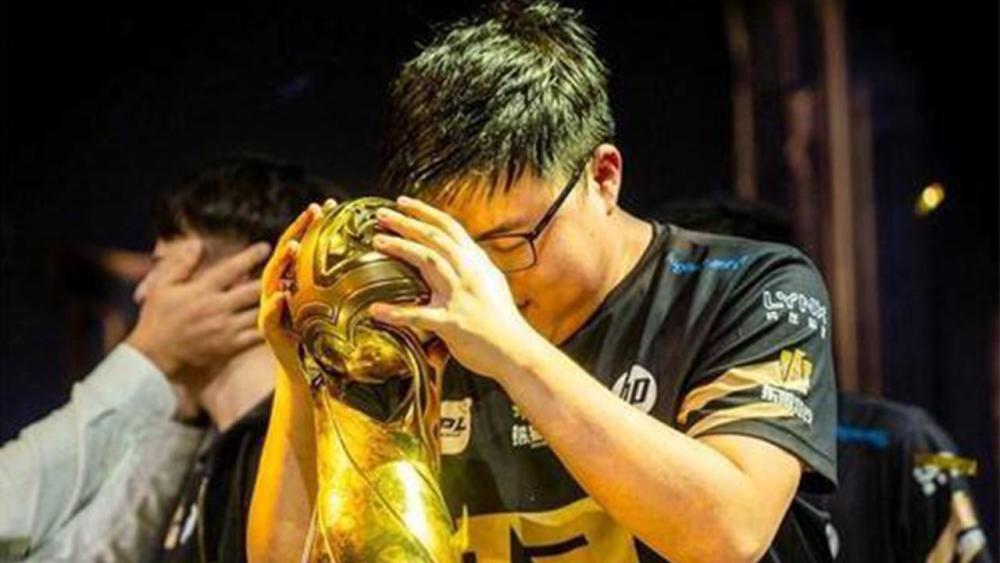 2020lpladc排名_LPL2020选手ADC选手排行:JKL仅排第二,第一仍是UZI!