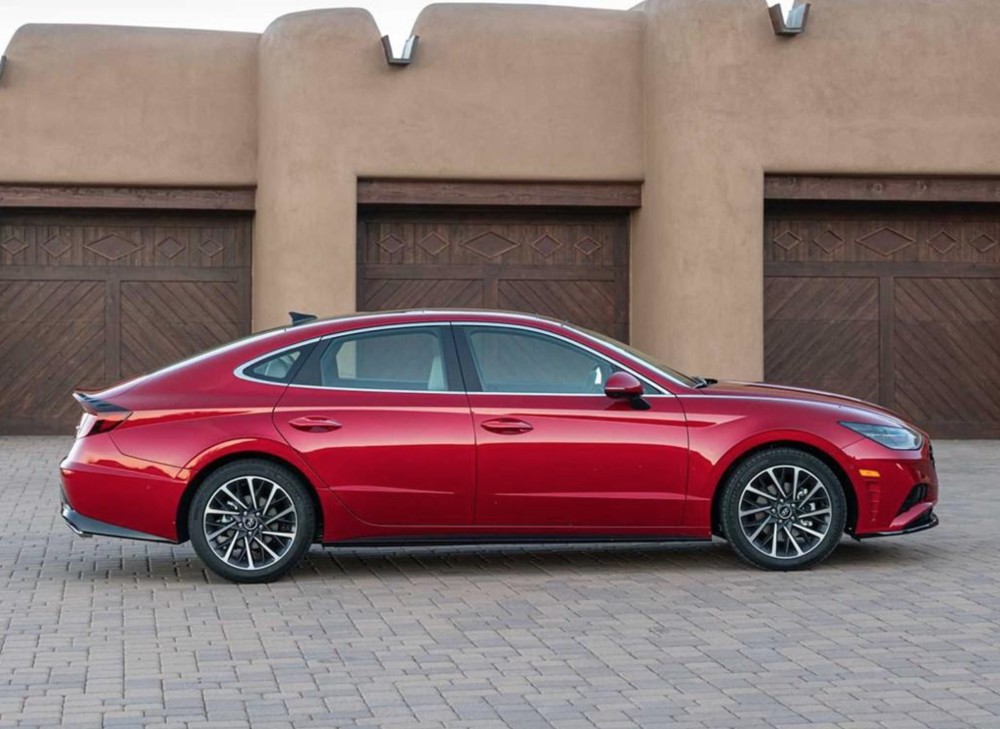 又一运动型轿跑,290马力6.6s破百,还有双边四出排气和咆哮声浪