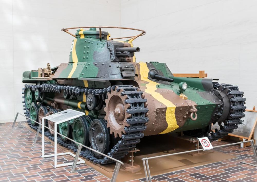 侵華戰爭全面爆發後,日軍將八九式中戰車,九四式輕裝甲車等裝甲車輛