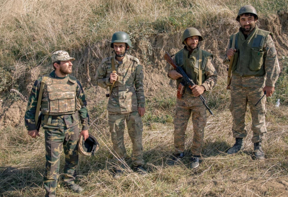 不可置信!亚美尼亚士兵上演奇迹,只用步枪便击落了来袭敌机