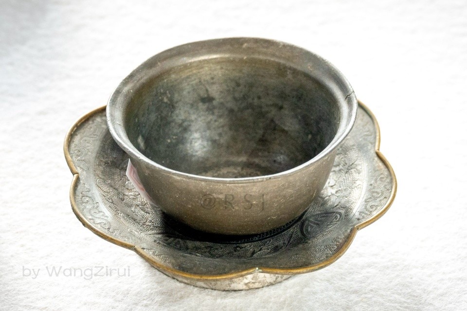 郭德纲相声化蜡扦提到的道口锡器白如银明如镜器型优美