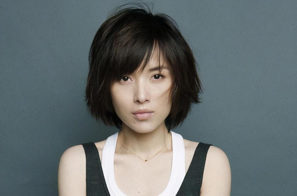 靳东:和比他大9岁江珊在一起5年,为什么娶了"不完整"的李佳?