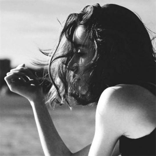 伤感女生头像离开我以后有没有更快乐
