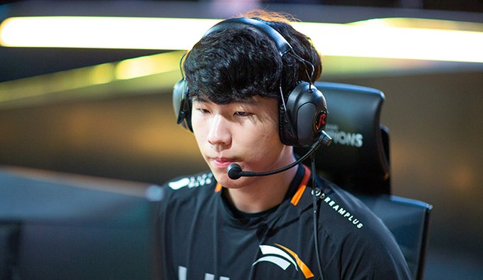 电竞铁人明缺席rng比赛,skt上单t皇加入edg,冬转又准备挣钱了?