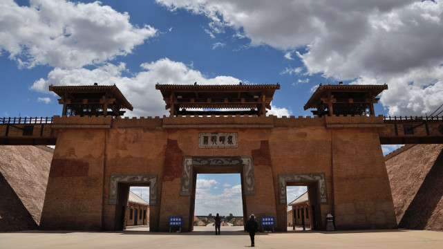 公里,30万人修建,2000年来寸草不生|秦直道|匈奴|嬴政|突厥|夯筑|汉朝