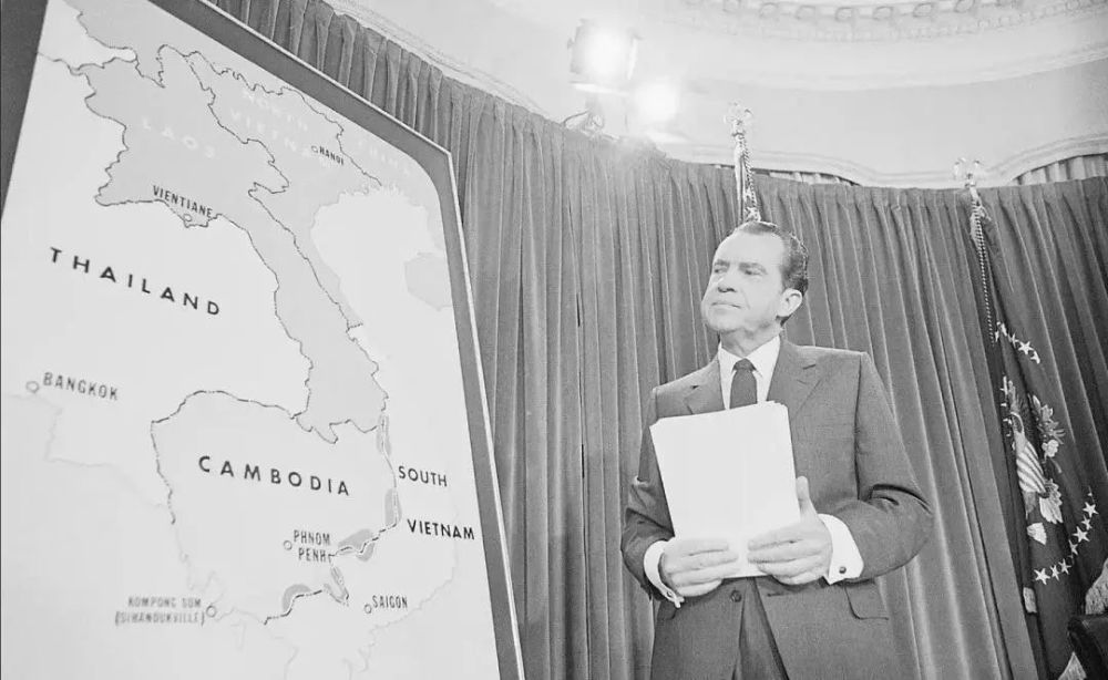 1970年4月30日,在华盛顿特区,尼克松总统在白宫向全国发表的电视讲话
