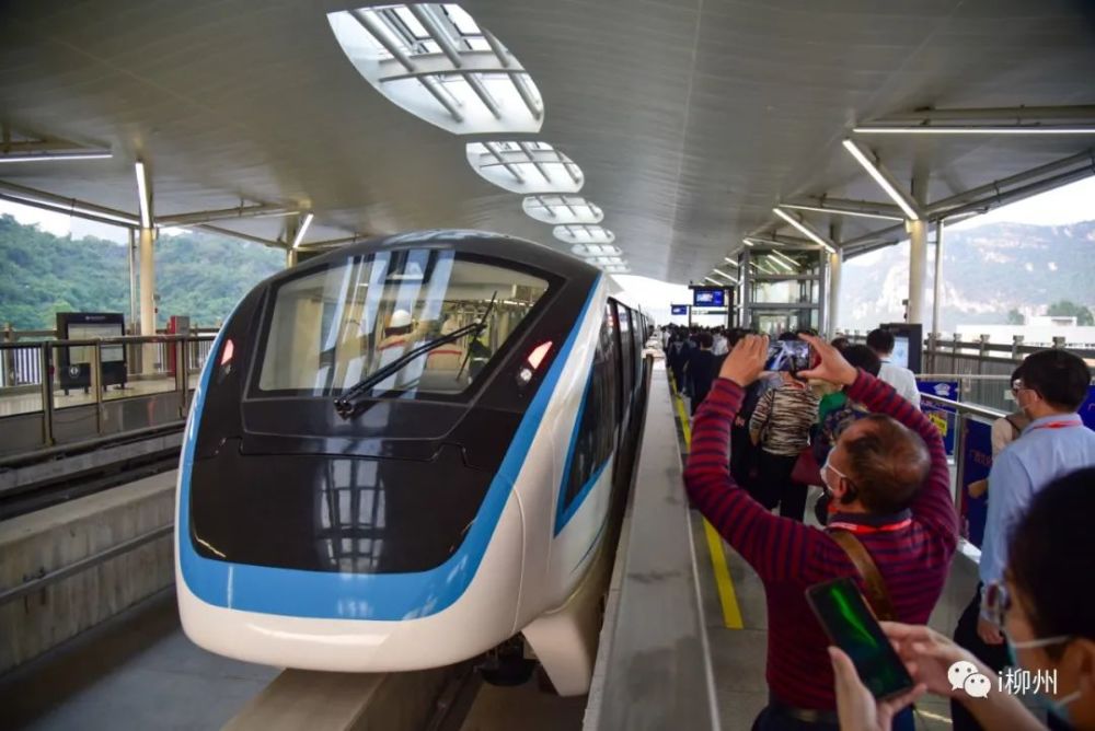 提前感受柳州轻轨~ 柳州轻轨自9月开始试运营后,一直备受关注.