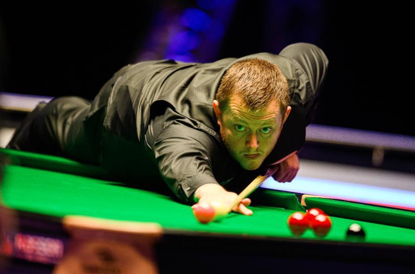 斯诺克冠中冠第二场半决赛在英国米尔顿·凯耶斯的马绍尔体育馆结束