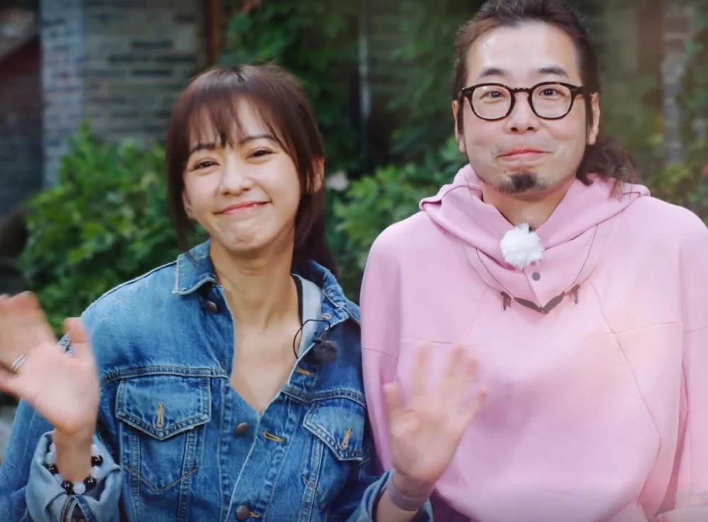 陈意涵夫妇大晒近照,携陈柏霖一同健身,颓废合照略显沧桑之感