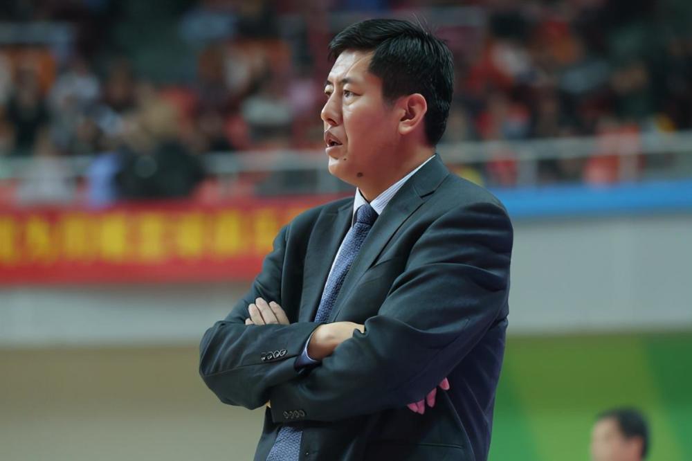 焦健质疑洋帅及吹罚首钢弃将成对手得分利器丁伟质问裁判