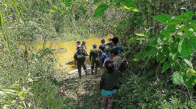 热带森林的一条小溪旁找到乔安妮·阿比盖尔·洛佩斯(6岁)的尸体