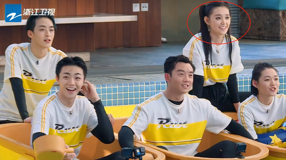 《奔跑吧》最敬业的女嘉宾,生理期坚持录节目,一点也不输于杨颖