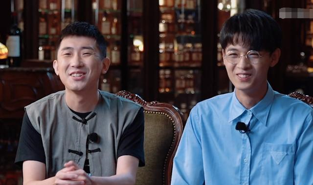 秦霄贤好听,尚九熙有文化,他?不忍直视