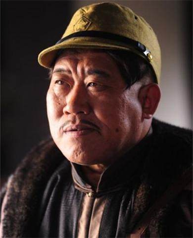 他是反派专业户国家一级演员女儿嫌他丑妻女却貌美如花