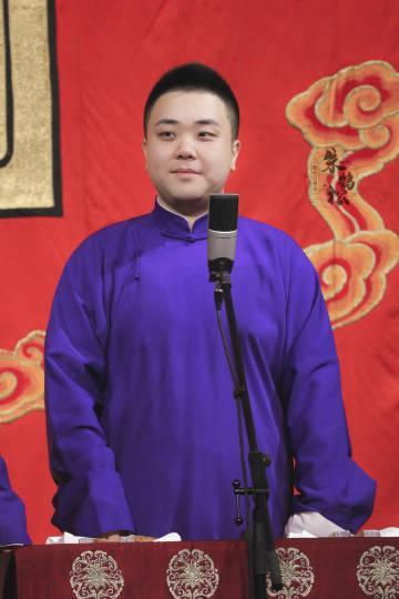 最幸运的相声演员,躺进德云社——朱鹤松