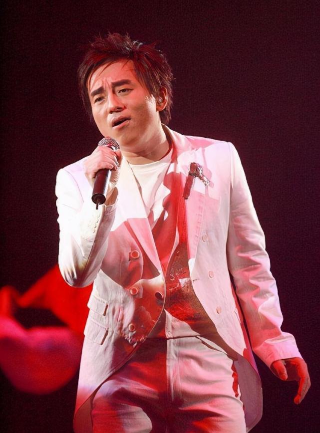 曾与张学友并称为“歌坛双子星”的吕方，为何如今两人却地位悬殊_腾讯新闻