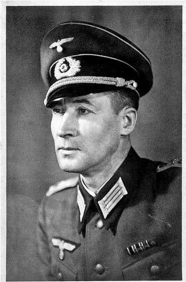 二战最帅德国军官:赢得两个国家的尊敬,却惨死在苏军战俘营